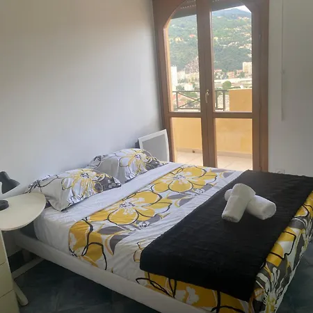Appartement-nice 01 Vue - Panoramique Wifi-parking- Climatisation Appartamento *